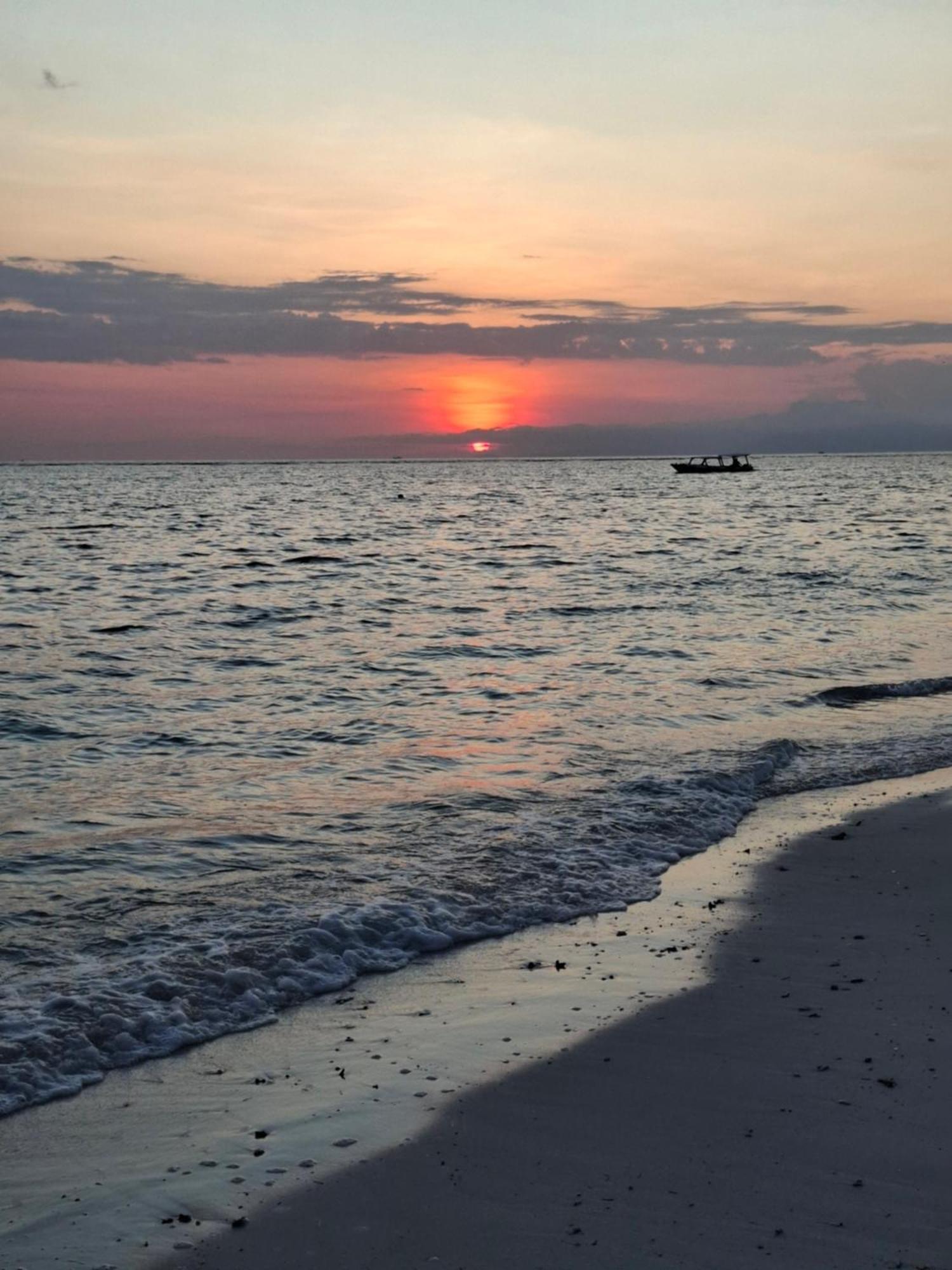 Mandala Beach Healing Rooms Gili Air Esterno foto